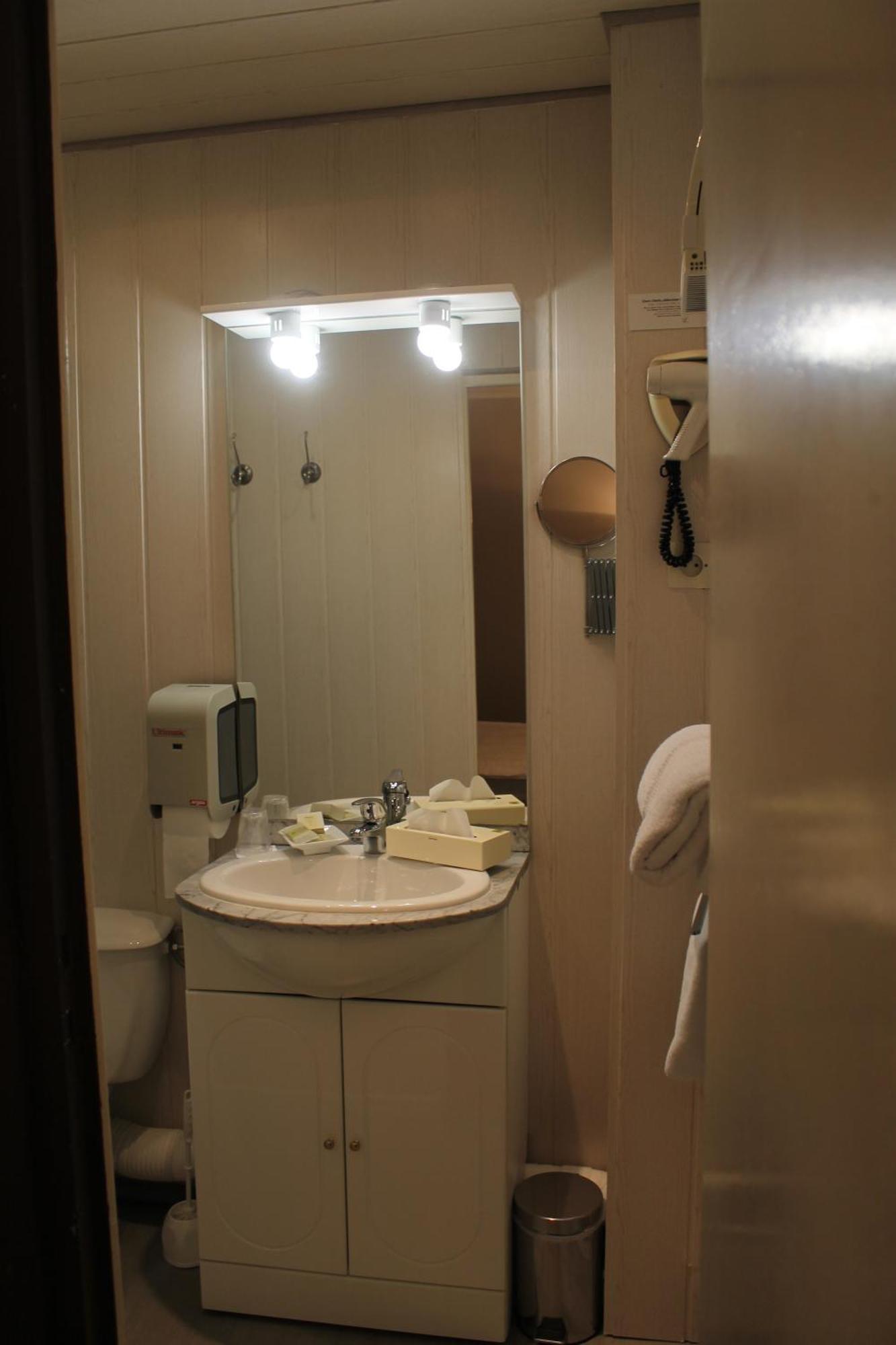 Hotel Les Alpes Allevard Rom bilde